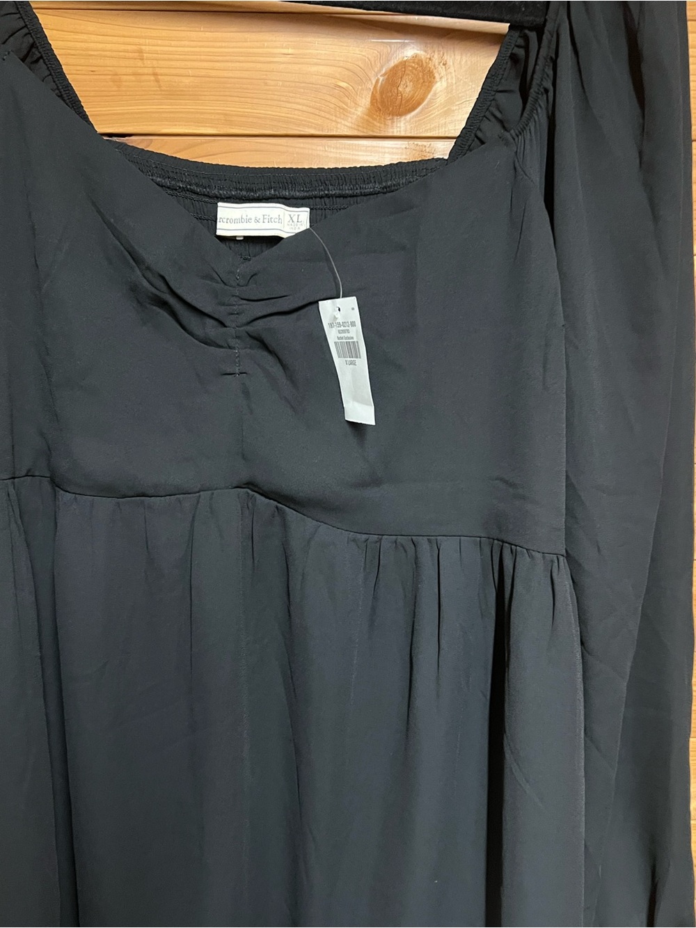 Abercrombie & Fitch Black Long-Sleeve Flowy Dress